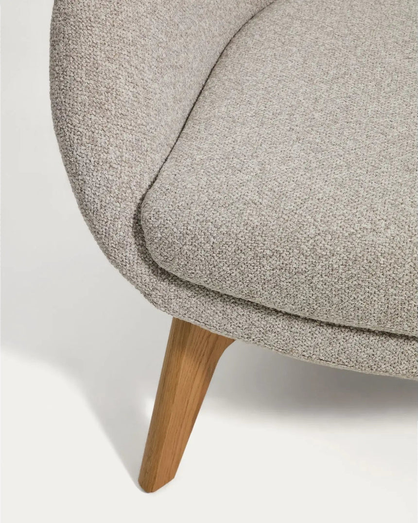 Sessel Adiran mit dicker Chenille und Beinen aus massivem Eichenholz von Kave Home – Bild 8