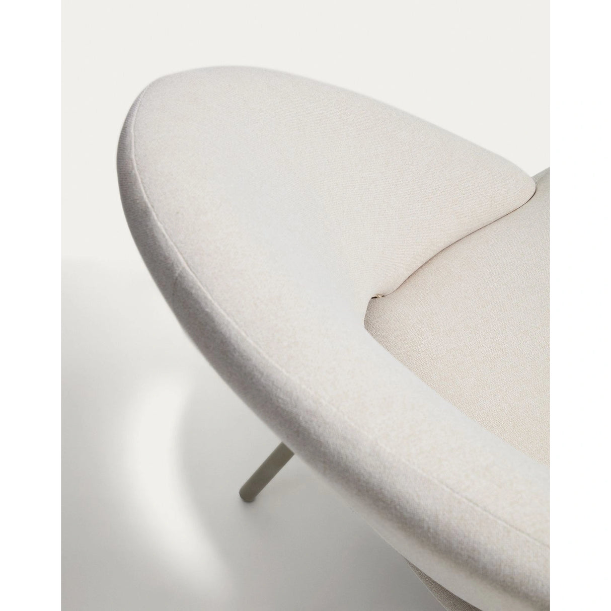 Sessel Bonali mit beiger Chenille und beigen Metallbeinen, FSC Mix Credit von Kave Home – Bild 8