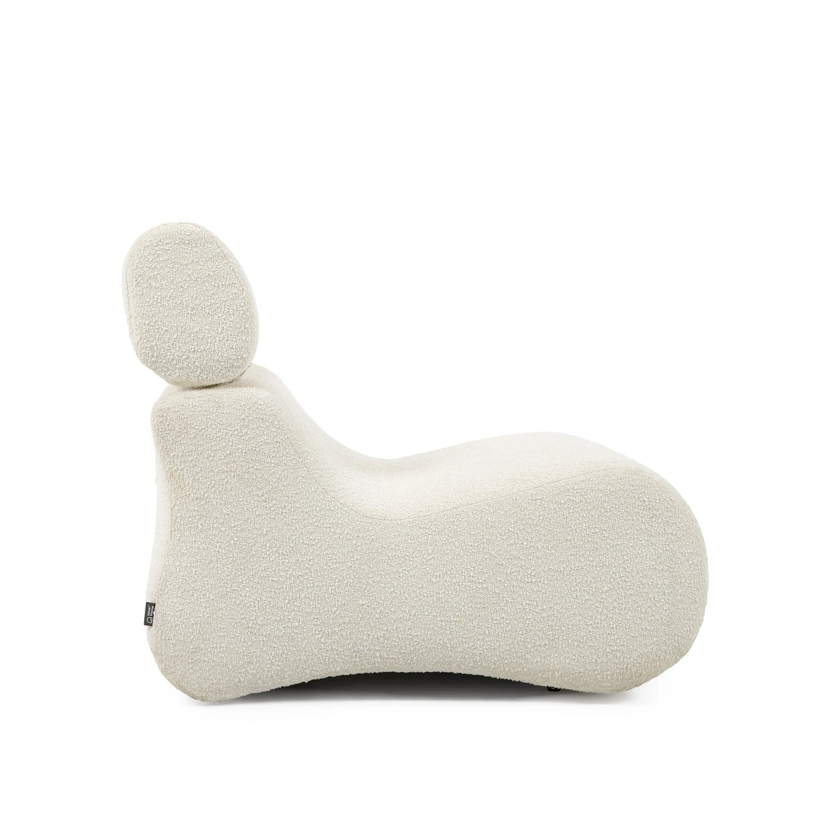 Sessel Club mit Bouclé-Stoff in Weiß von Kave Home – Produktbild 11