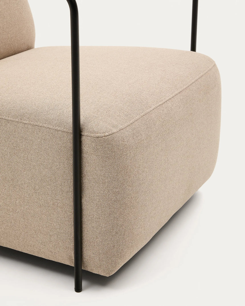Sessel Gamer in Beige und Metall mit mattschwarzer Lackierung von Kave Home – Produktbild 1