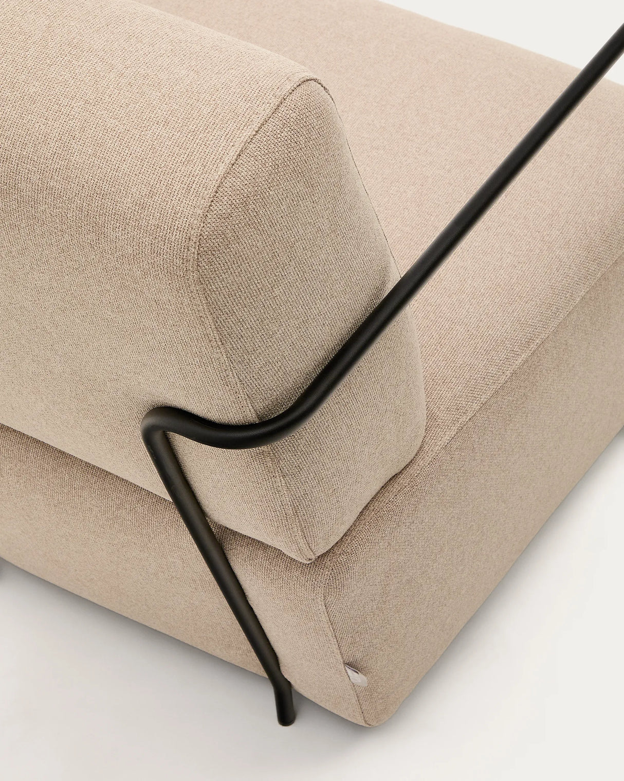 Sessel Gamer in Beige und Metall mit mattschwarzer Lackierung von Kave Home – Produktbild 2