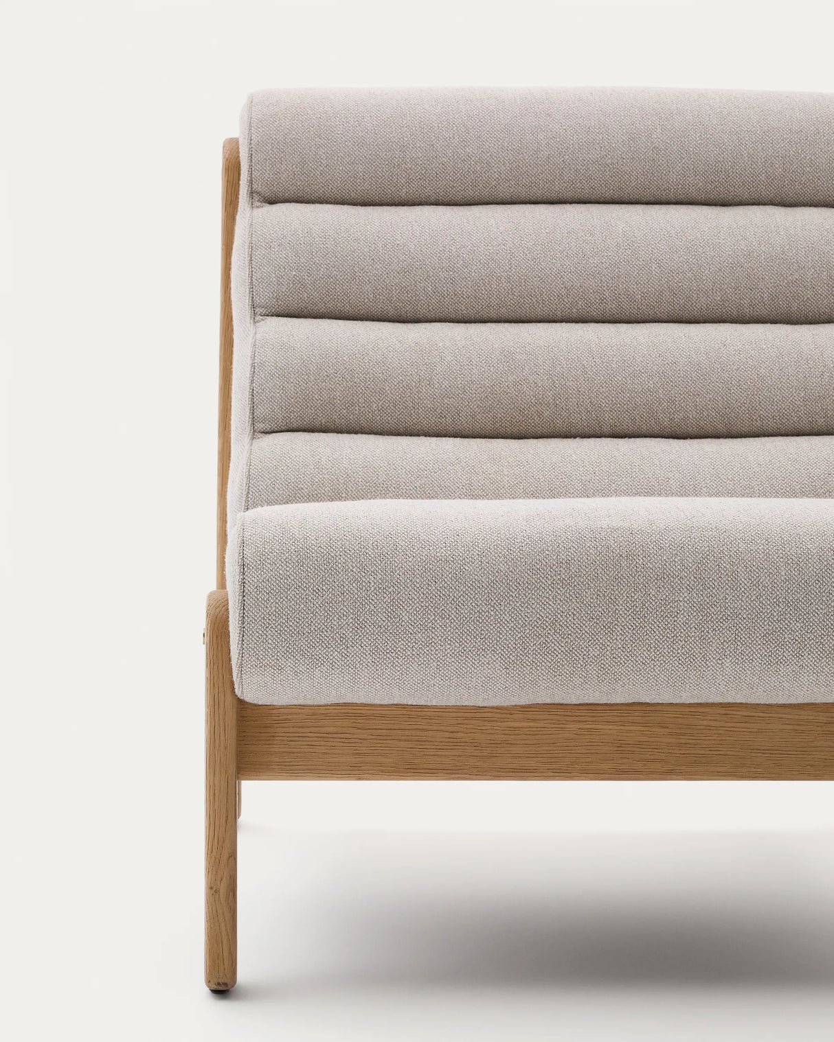 Sessel Magira in Beige aus massivem Eichenholz mit Finish in natürlichem Farbton von Kave Home – Produktbild 1