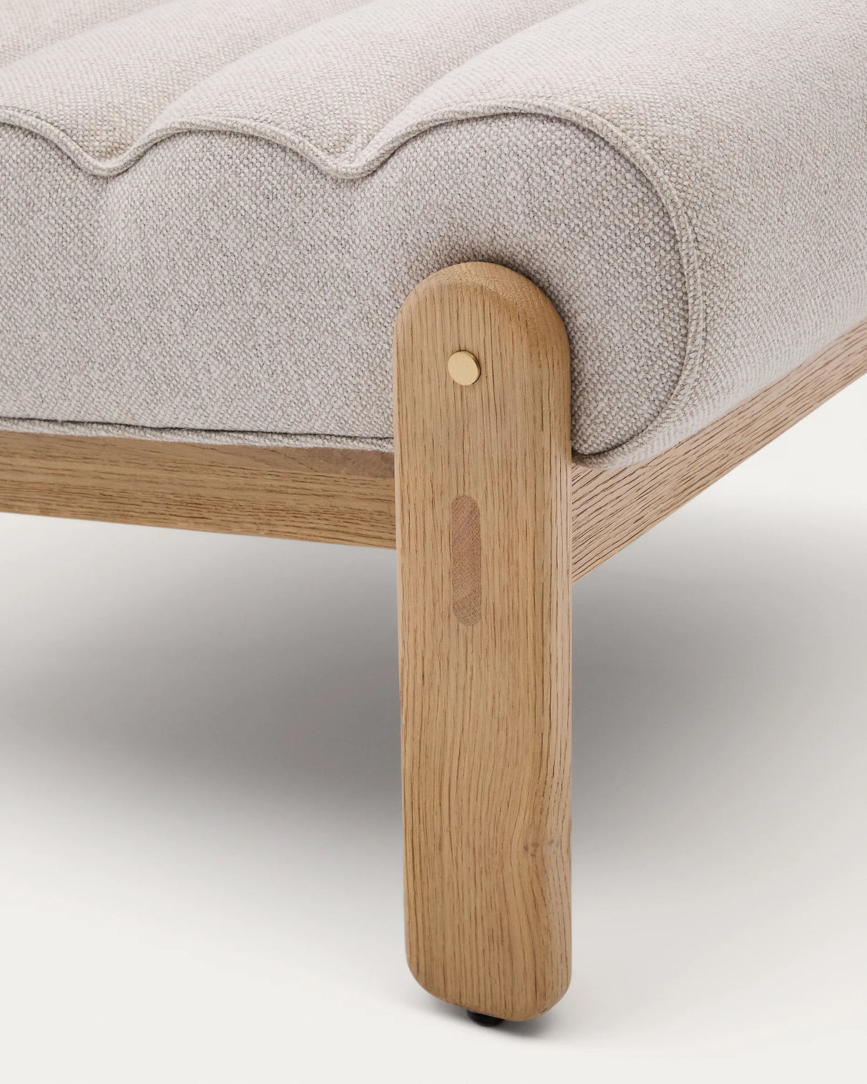 Sessel Magira in Beige aus massivem Eichenholz mit Finish in natürlichem Farbton von Kave Home – Produktbild 2