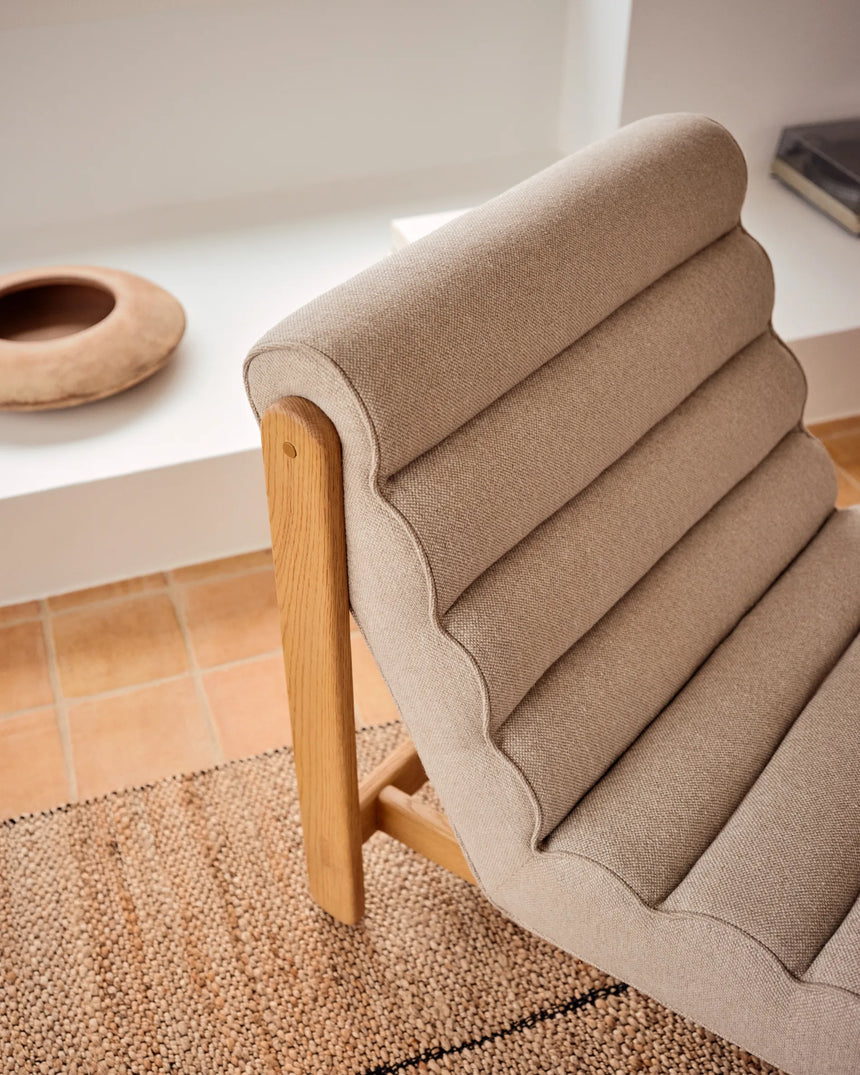 Sessel Magira in Beige aus massivem Eichenholz mit Finish in natürlichem Farbton von Kave Home – Produktbild 7