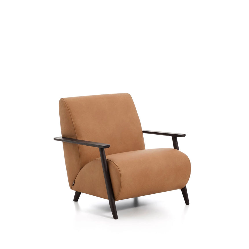 Sessel Meghan in braunem Leder mit massivem Eschenholz mit wengefarbenem Finish, FSC Mix Credit von Kave Home – Produktbild 1