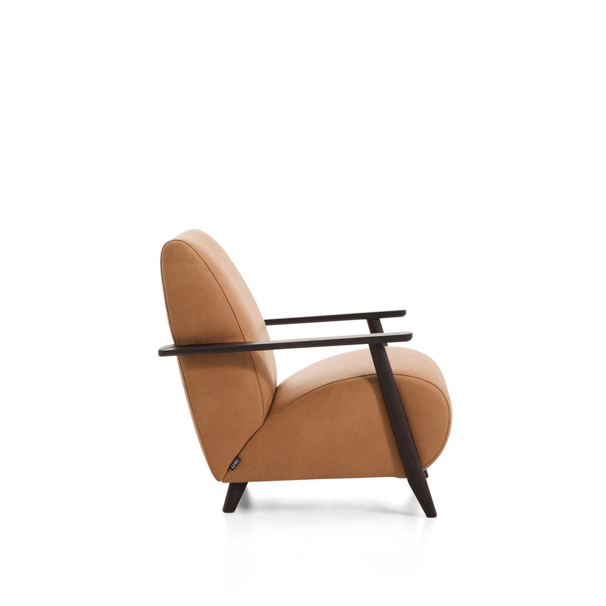 Sessel Meghan in braunem Leder mit massivem Eschenholz mit wengefarbenem Finish, FSC Mix Credit von Kave Home – Produktbild 5