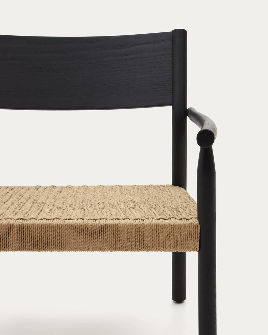 Sessel Yalia massives Eichenholz mit Nussholz-Finish und Sitz aus Papierseil FSC 100% von Kave Home – Produktbild 1