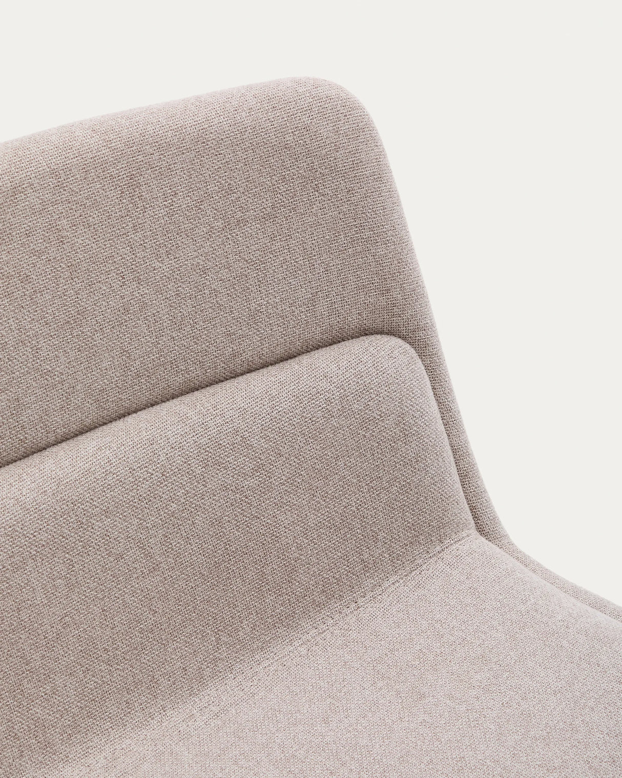 Sessel Zahara in Beige mit Stahlbeinen und Terrakotta-Finish FSC 100% von Kave Home – Produktbild 4