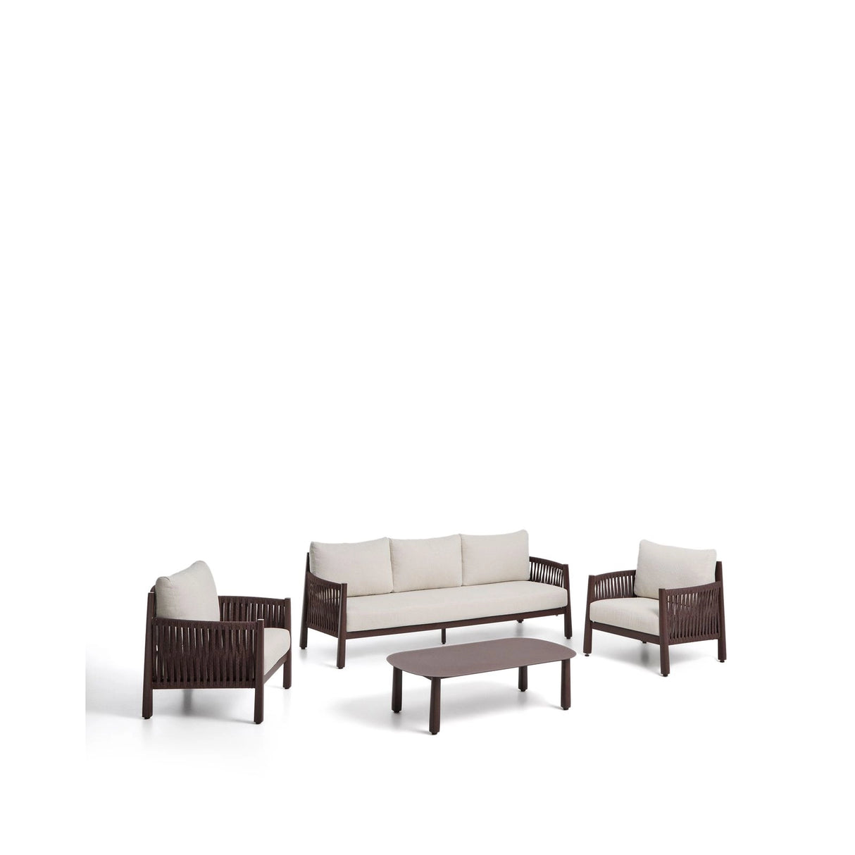 Set Aleria, bestehend aus einem 3-Sitzer-Sofa, zwei Sesseln sowie einem Couchtisch aus Aluminium und braunem Synthetikseil von Kave Home – Bild 1