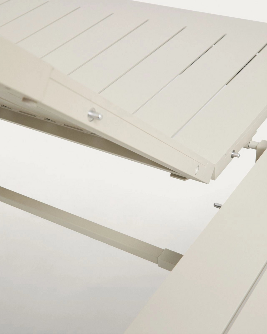 Set Ausziehtisch Livorno aus Aluminium in Ecru, Beine in Holzoptik, 6 Stühle Alimia aus Aluminium in Ecru und Synthetikseil Beige, 233 (350) x 100 cm von Kave Home – Bild 6