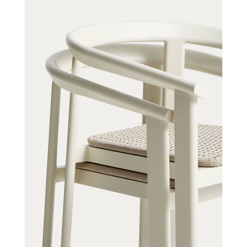 Set Erice mit 4 Stapelstühlen aus Aluminium und Seil und einem Tisch aus Aluminium und gehärtetem Glas in Ecru, Ø 120 cm von Kave Home – Bild 2