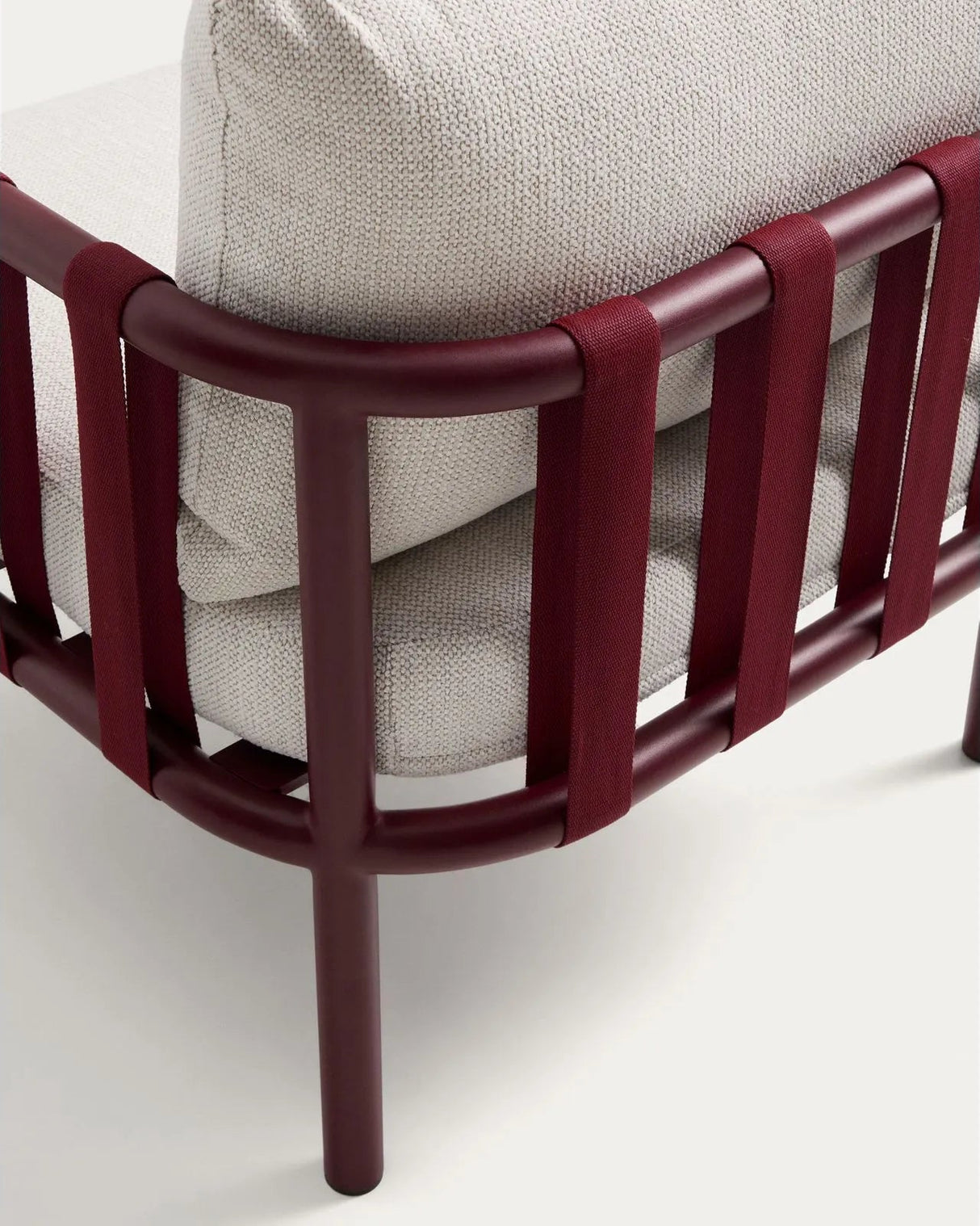 Set Omala aus einem 2-Sitzer-Sofa und 2 Sesseln aus Seil und Aluminium in Bordeauxrot von Kave Home – Bild 6