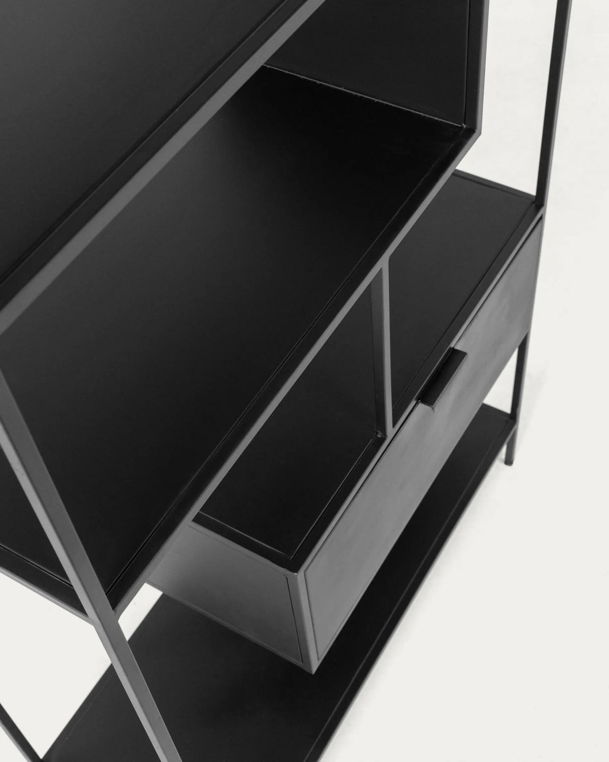 Shantay Regal aus Stahl mit schwarzem Finish 80 x 168 cm von Kave Home – Produktbild 1