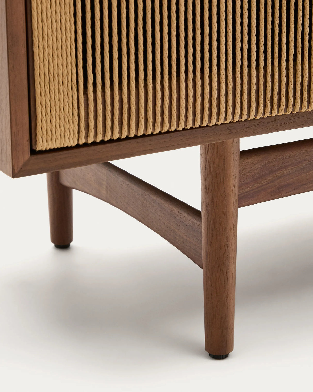 Sideboard Elan 2 Türen 2 Schubladen massives Nussholz und Furnier Seil 180x73cm FSC Mix Credit von Kave Home – Produktbild 9