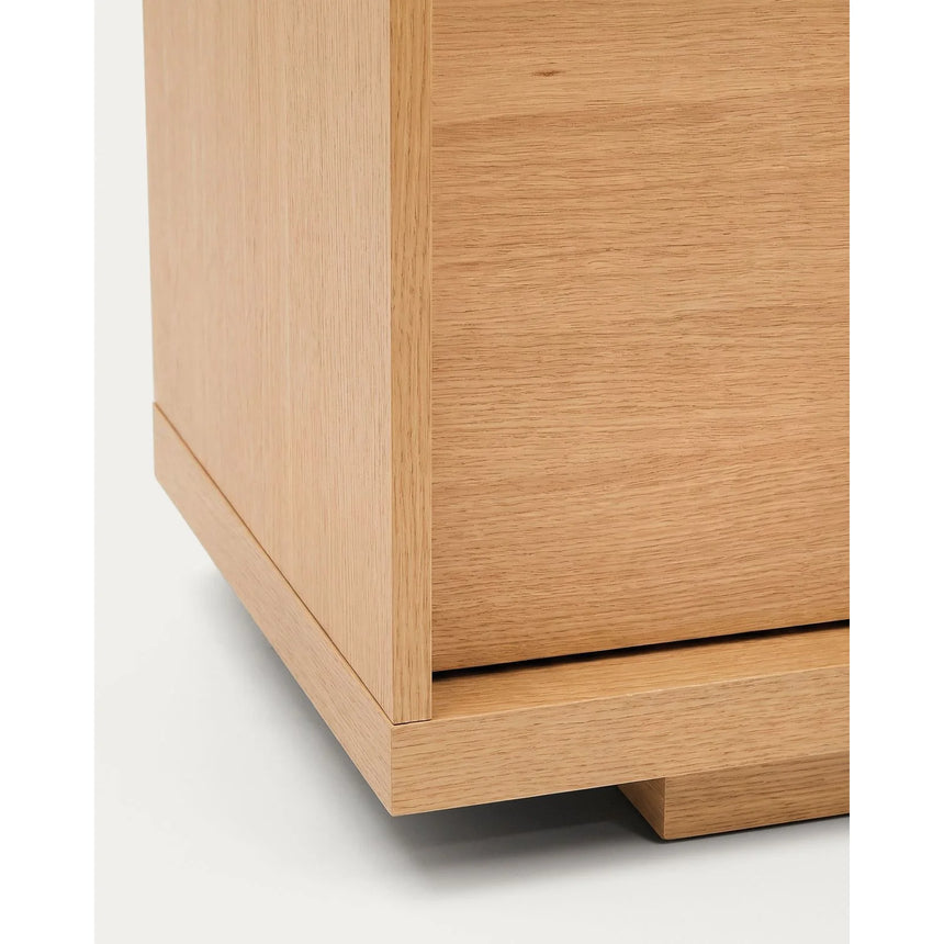 Sideboard Onix aus Eichenfurnier mit Naturton-Finish 200 x 80 cm FSC Mix Credit von Kave Home – Bild 9