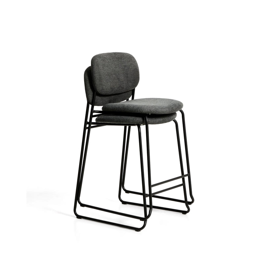 Stapelbarer Hocker Meli mit Chenille und Beinen aus Metall, FSC Mix Credit, 65 cm von Kave Home – Bild 6