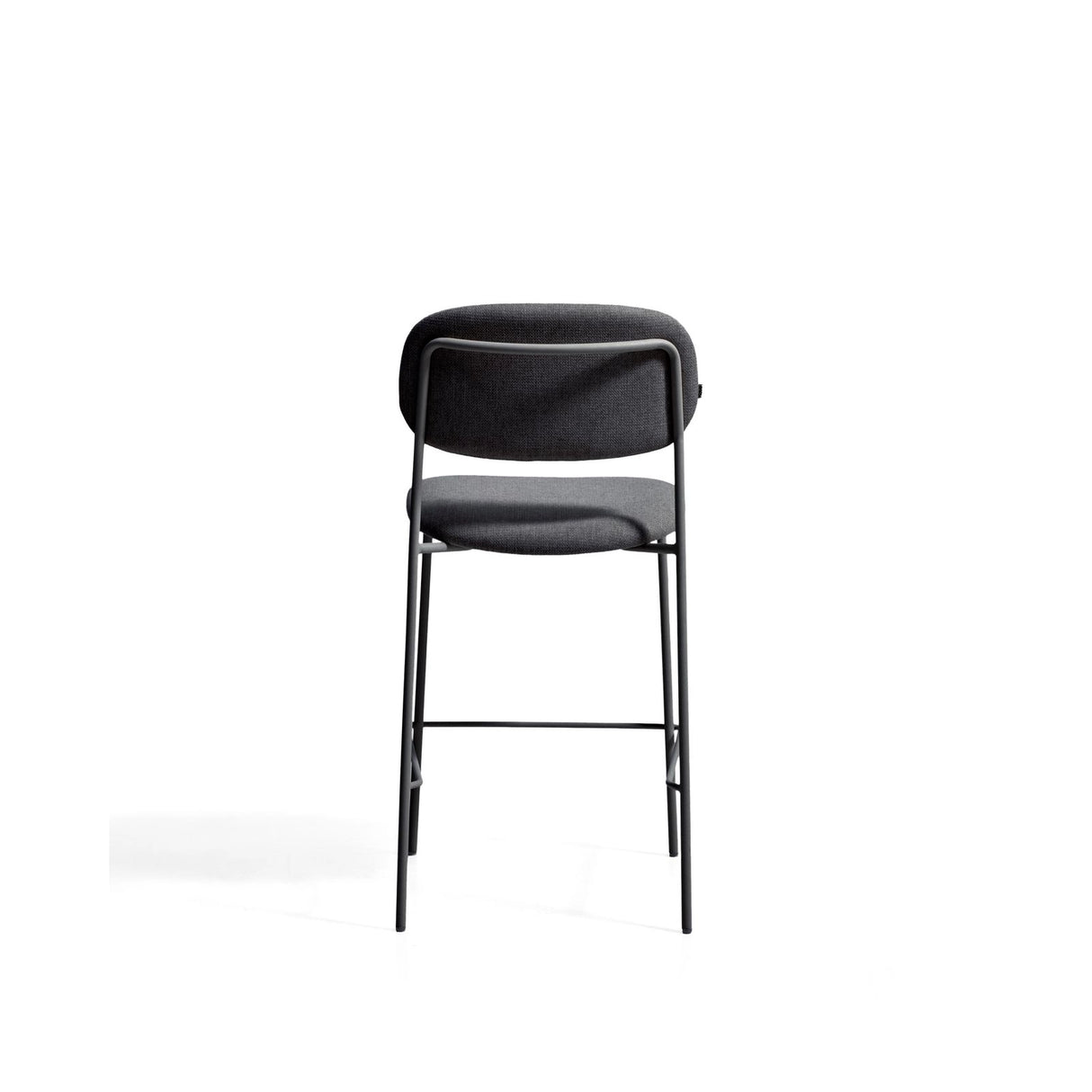 Stapelbarer Hocker Meli mit Chenille und Beinen aus Metall, FSC Mix Credit, 65 cm von Kave Home – Bild 7