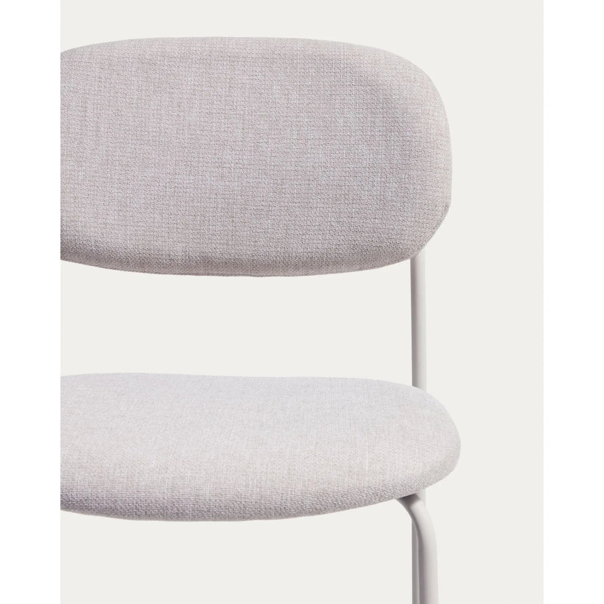 Stapelbarer Hocker Meli mit beiger Chenille und Beinen aus beigem Metall, FSC Mix Credit, 65 cm von Kave Home – Bild 7