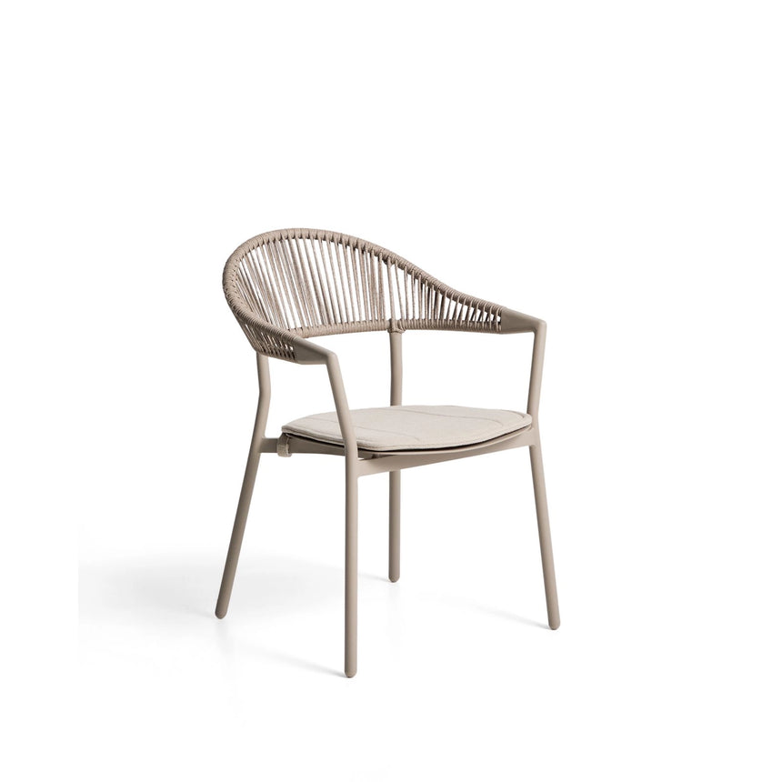 Stapelbarer Outdoor-Stuhl Alimia aus Aluminium in Taupe und braunem Synthetikseil von Kave Home – Bild 1