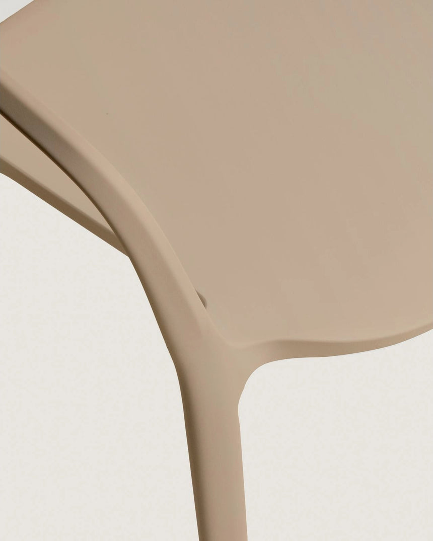 Stapelbarer Outdoor-Stuhl Ania in Beige von Kave Home – Bild 7