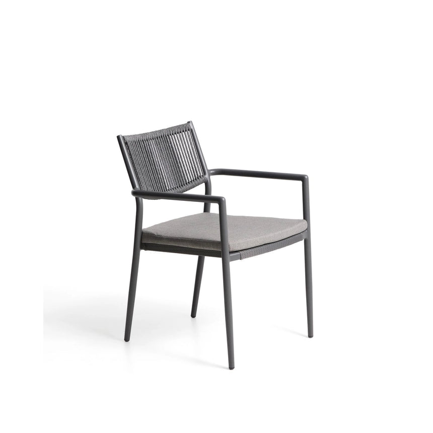 Stapelbarer Outdoor-Stuhl Argasi aus Aluminium in Graphit und dunkelgrauem Synthetikseil von Kave Home – Bild 1