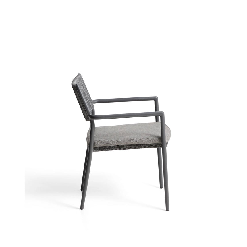 Stapelbarer Outdoor-Stuhl Argasi aus Aluminium in Graphit und dunkelgrauem Synthetikseil von Kave Home – Bild 7