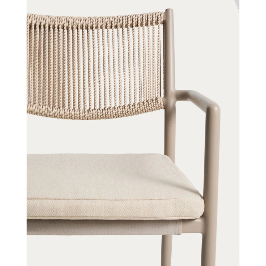 Stapelbarer Outdoor-Stuhl Argasi aus Aluminium und Synthetikseil von Kave Home – Bild 9