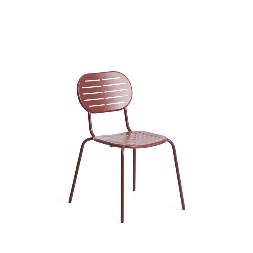 Stapelbarer Outdoor-Stuhl Brai aus granatrot verzinktem Stahl von Kave Home – Bild 1