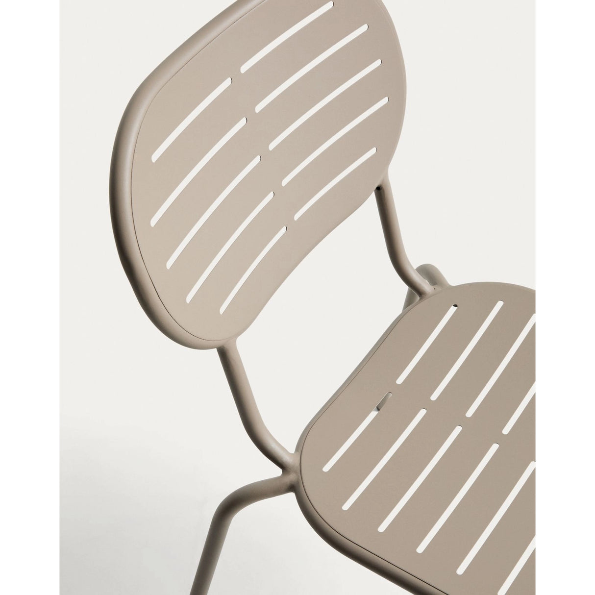 Stapelbarer Outdoor-Stuhl Brai aus taupefarben verzinktem Stahl von Kave Home – Bild 11