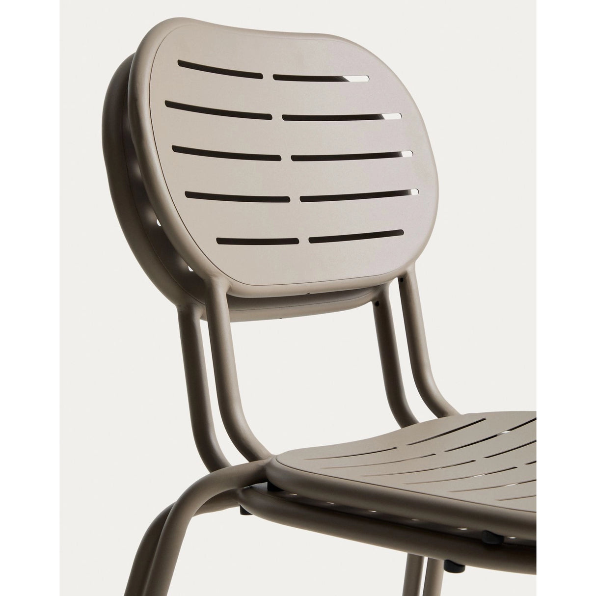 Stapelbarer Outdoor-Stuhl Brai aus taupefarben verzinktem Stahl von Kave Home – Bild 8