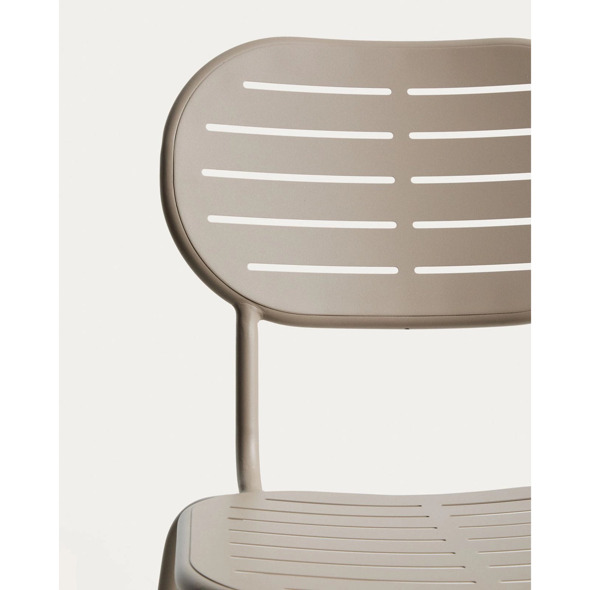 Stapelbarer Outdoor-Stuhl Brai aus taupefarben verzinktem Stahl von Kave Home – Bild 9