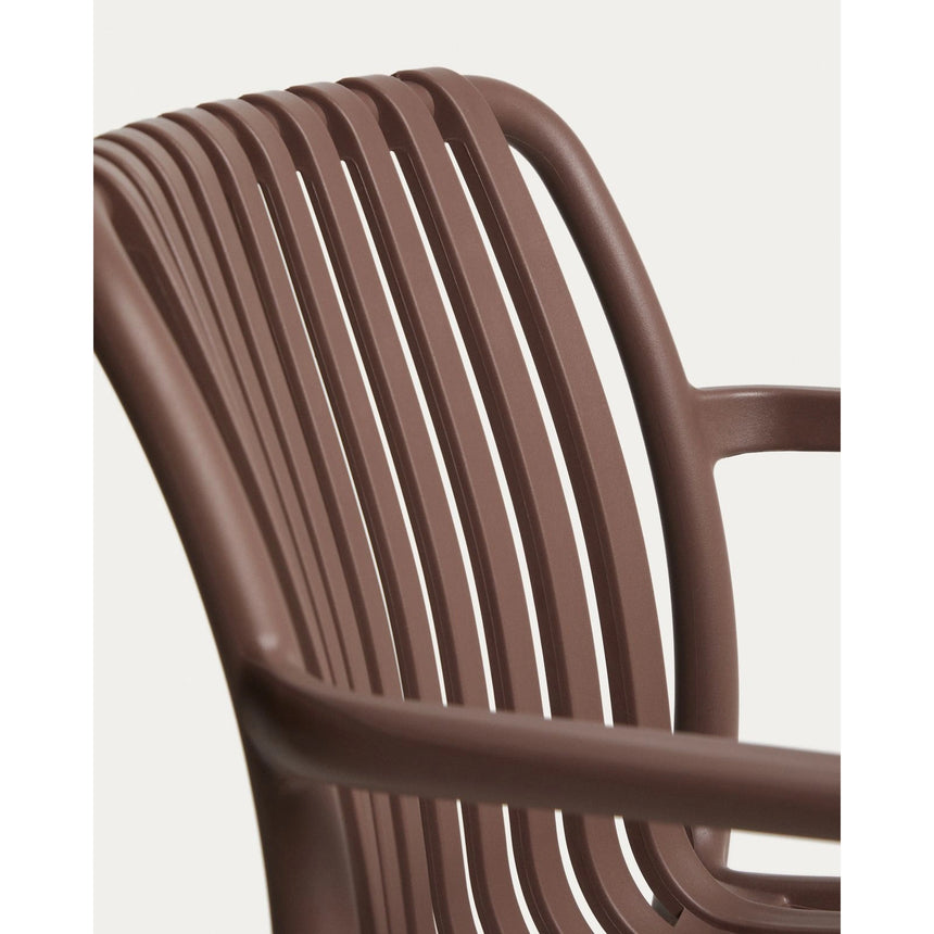 Stapelbarer Outdoor-Stuhl Isabellini in Braun von Kave Home – Bild 10