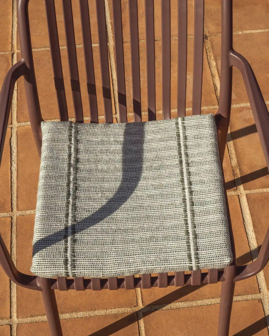 Stapelbarer Outdoor-Stuhl Isabellini in Braun von Kave Home – Bild 3