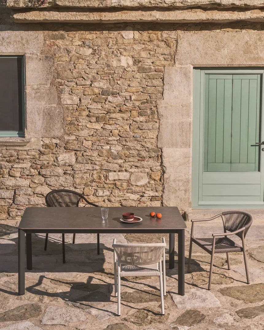 Stapelbarer Outdoor-Stuhl Livadia aus Aluminium in Braun von Kave Home – Bild 6