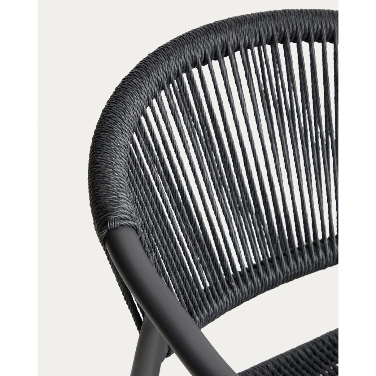 Stapelbarer Outdoor-Stuhl Livadia aus Aluminium in verschiedenen Farben von Kave Home – Bild 10