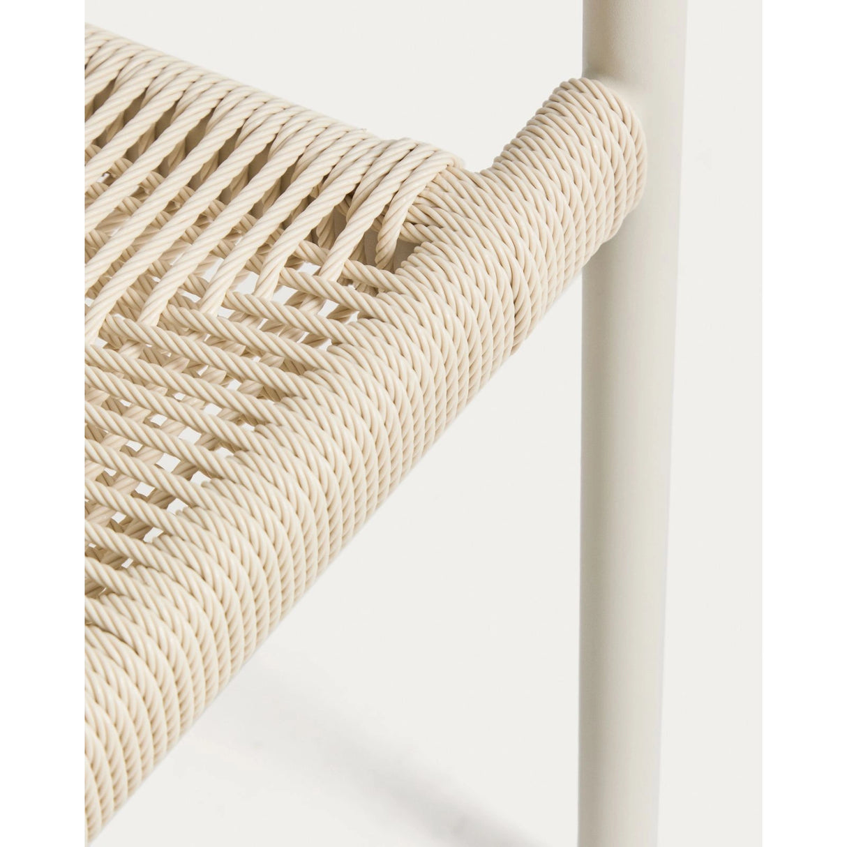 Stapelbarer Outdoor-Stuhl Livadia aus beigem Aluminium von Kave Home – Bild 13