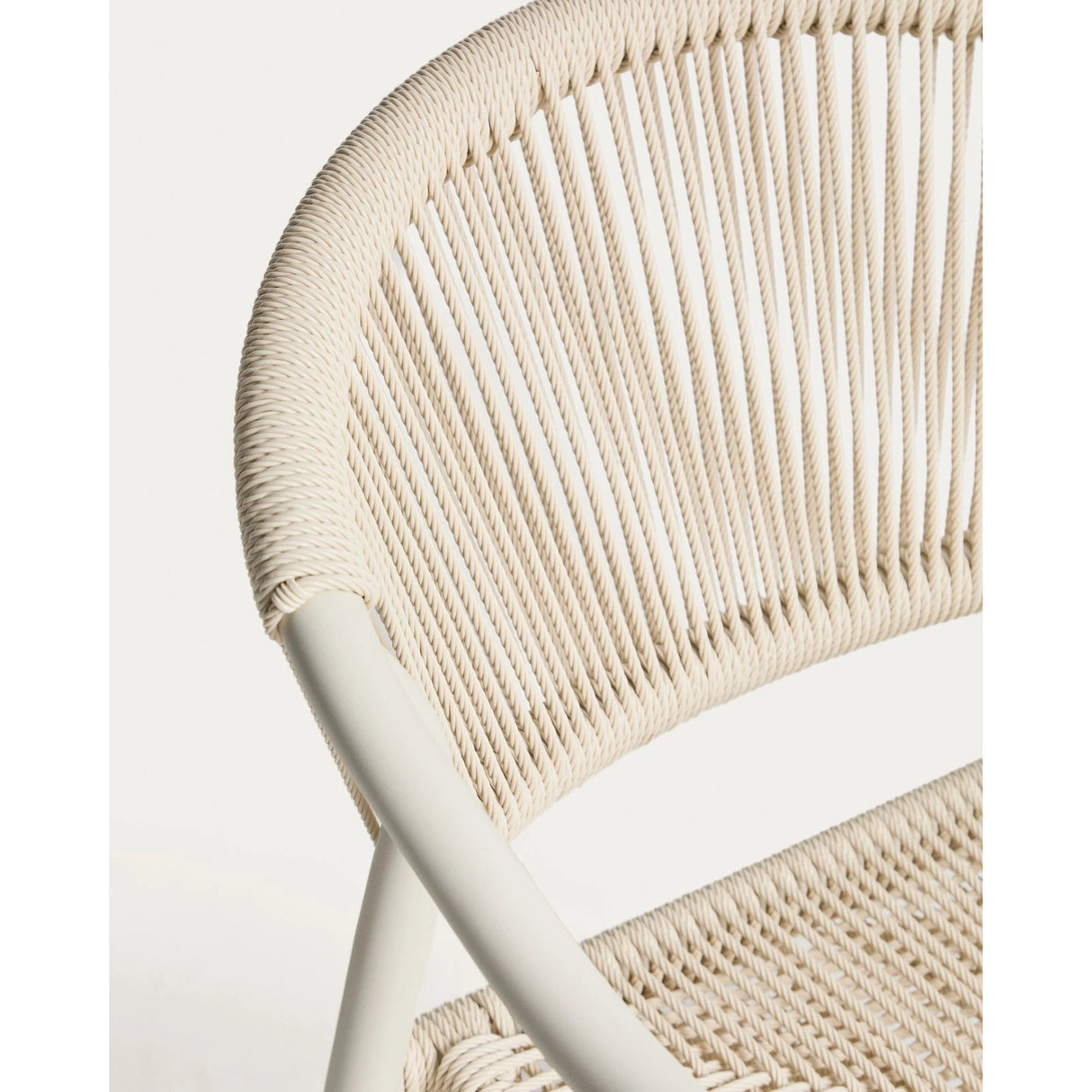 Stapelbarer Outdoor-Stuhl Livadia aus beigem Aluminium von Kave Home – Bild 14