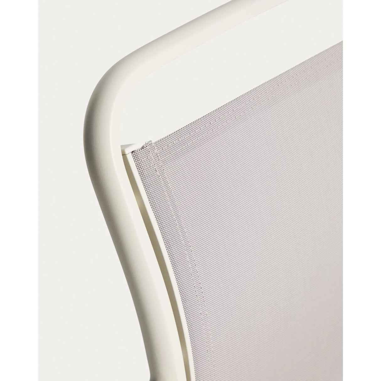 Stapelbarer Outdoor-Stuhl Luri aus Aluminium in Ecru und beigem Texteline von Kave Home – Bild 12