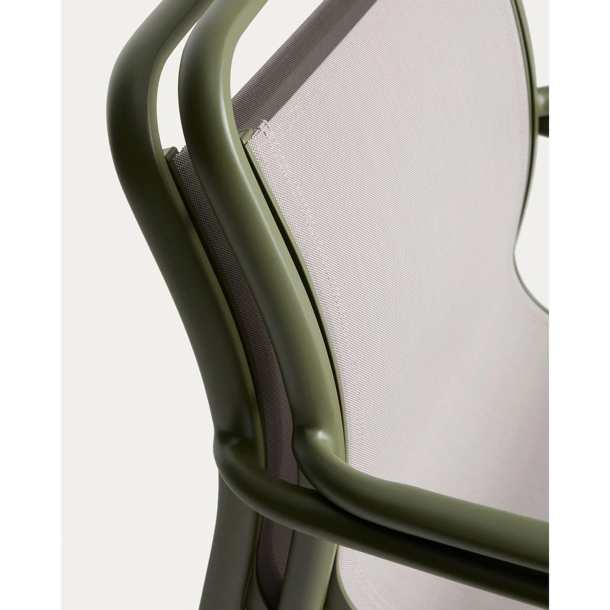 Stapelbarer Outdoor-Stuhl Luri aus Aluminium in Grün und beigem Texteline von Kave Home – Bild 12