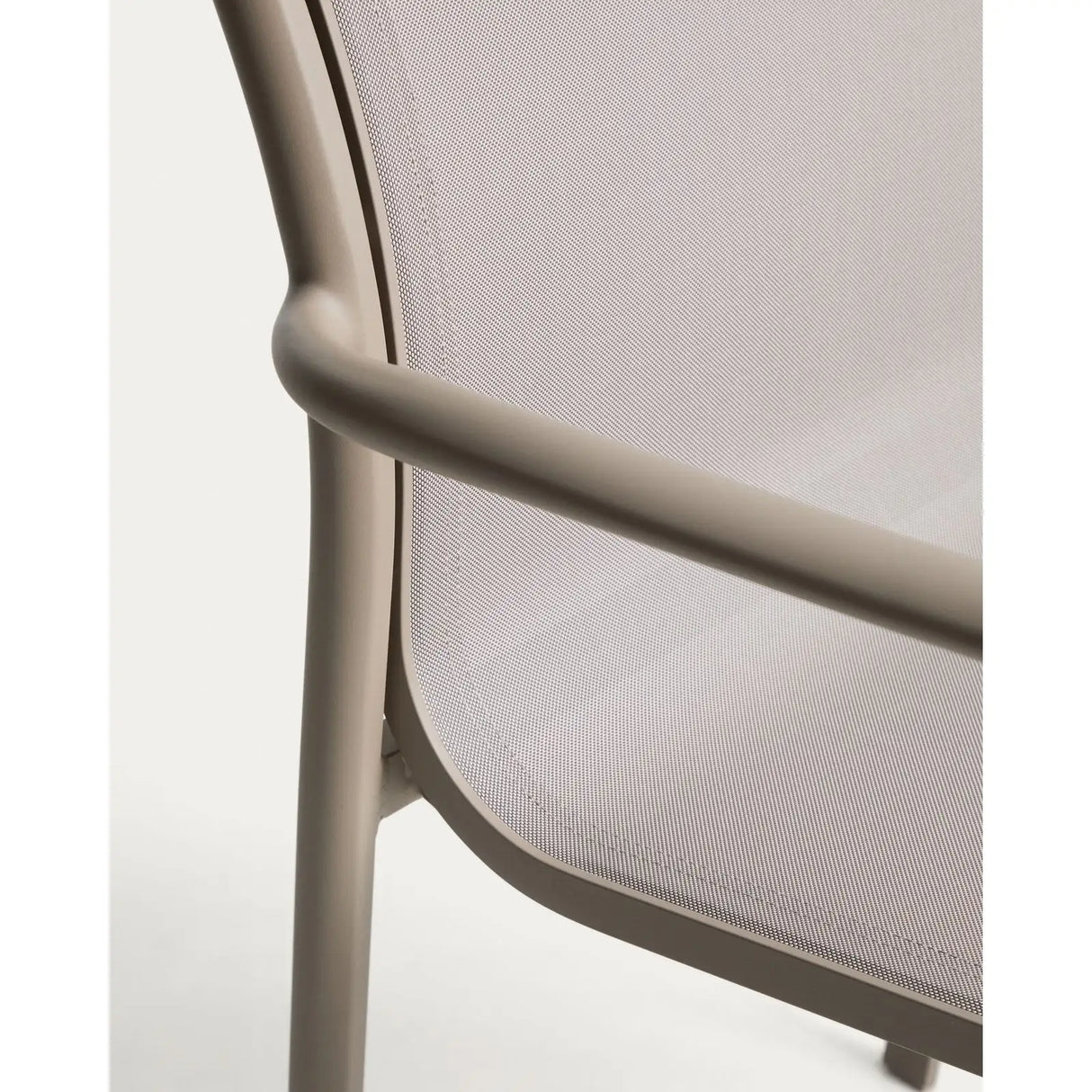 Stapelbarer Outdoor-Stuhl Luri aus Aluminium in Taupe und beigem Texteline von Kave Home – Bild 13