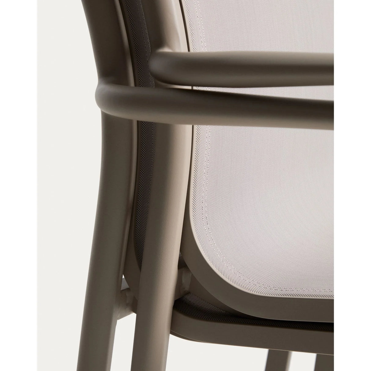 Stapelbarer Outdoor-Stuhl Luri aus Aluminium in Taupe und beigem Texteline von Kave Home – Bild 14