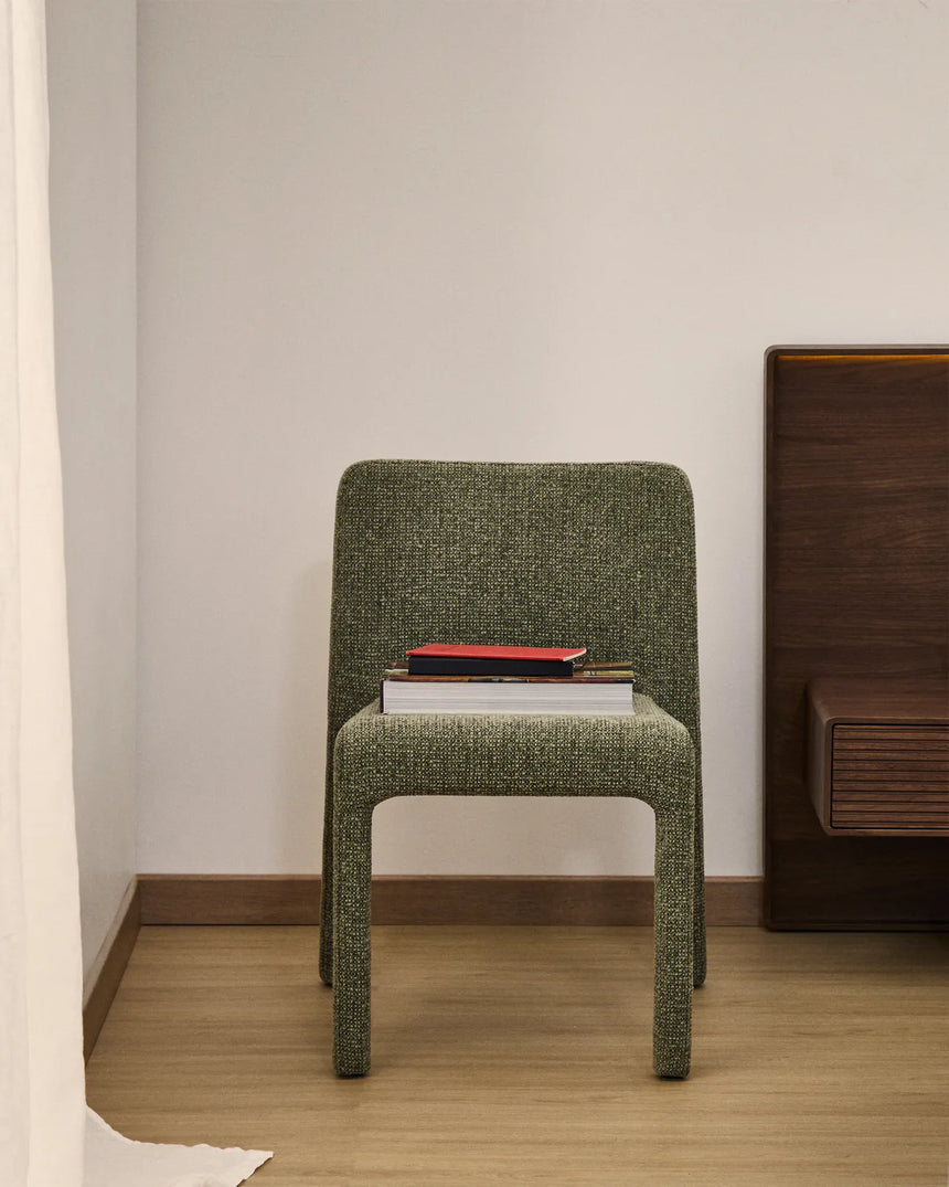 Stapelbarer Stuhl Loria mit Chenille FSC 100% von Kave Home – Bild 5