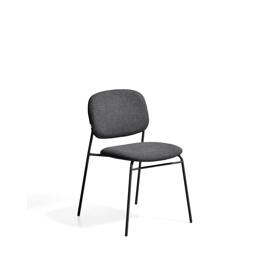 Stapelbarer Stuhl Meli mit Chenille und Metallbeinen FSC Mix Credit von Kave Home – Bild 1
