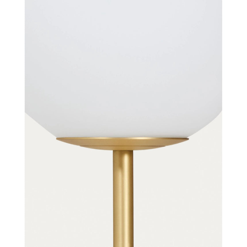 Stehlampe Brisia aus Metall mit gebürstetem Messing-Finish und einer mattierten Glaskugel Ø 25 cm von Kave Home – Produktbild 4