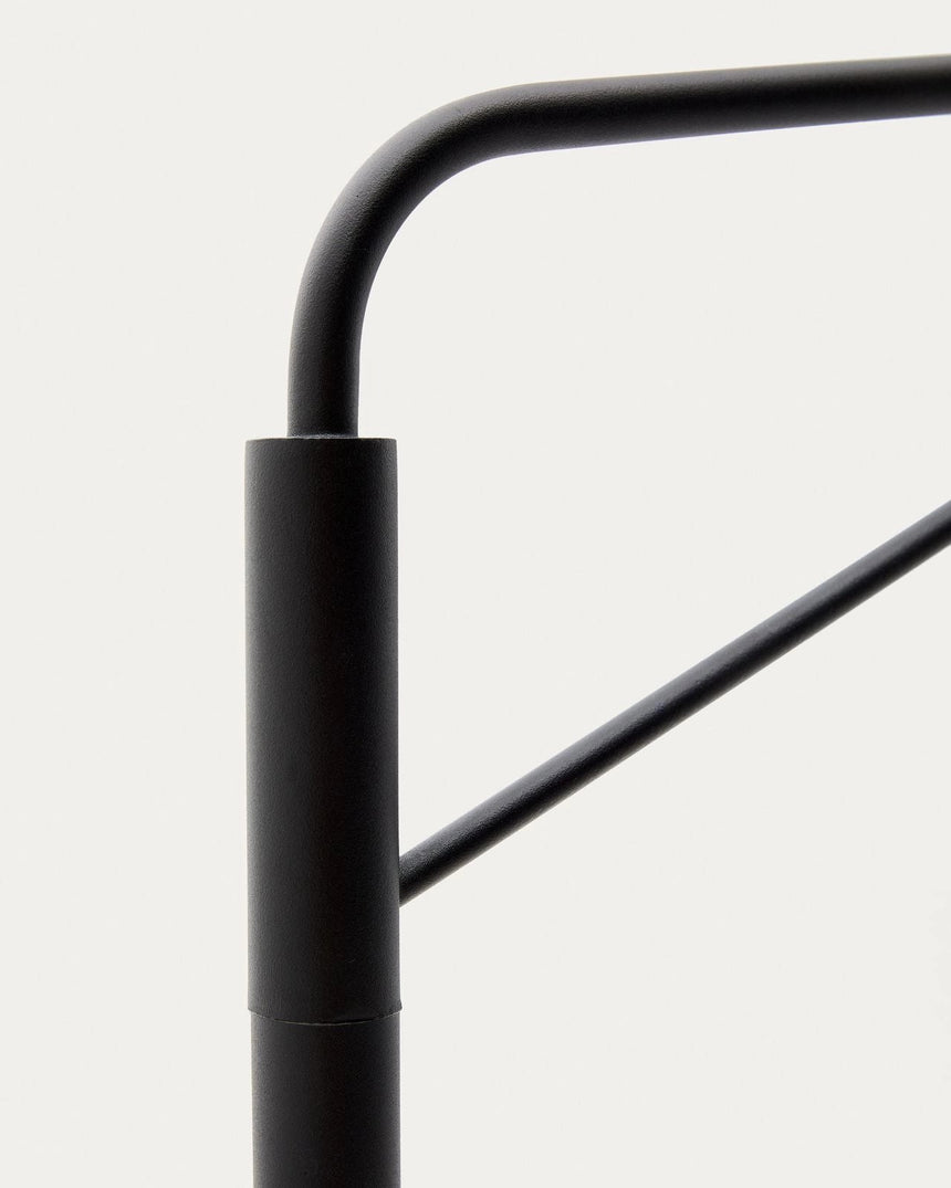 Stehlampe Eilo aus schwarzem Stahl mit Kugel aus mattiertem Glas von Kave Home – Bild 6