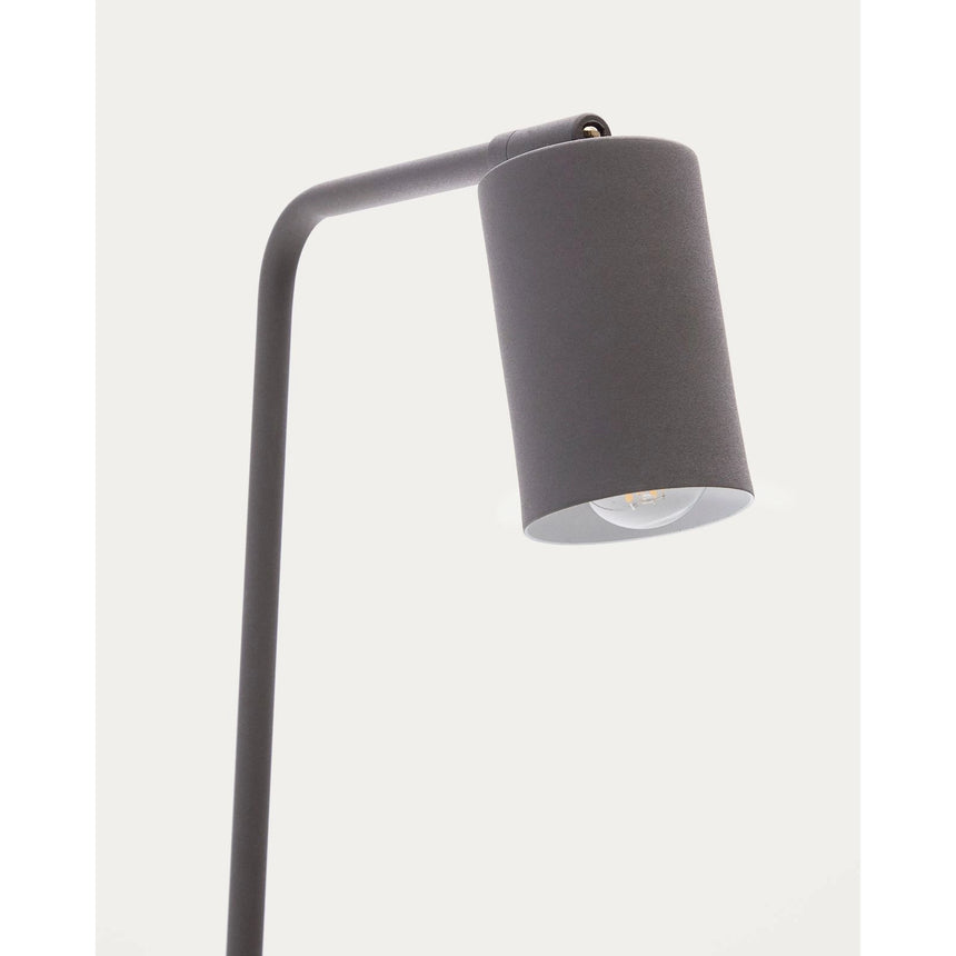 Stehlampe Manie aus Metall mit Finish in schwarzer Gusseisenoptik von Kave Home – Produktbild 5