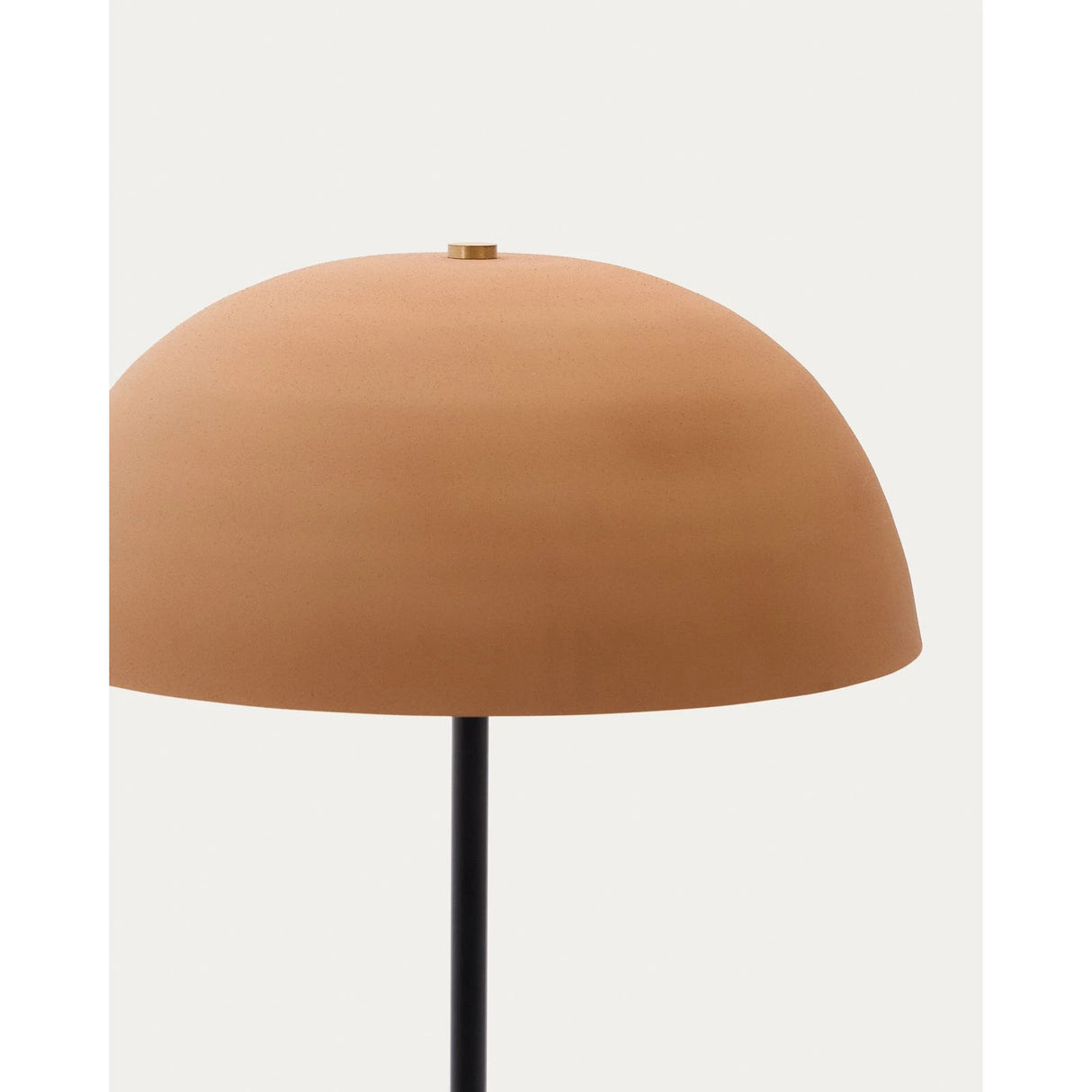Stehlampe Nibla aus schwarzem Metall und Lampenschirm in Terrakottaoptik von Kave Home – Produktbild 5