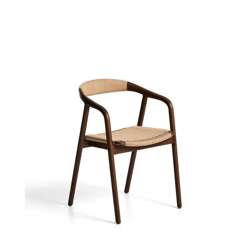Stuhl Derile aus massivem Eichenholz mit Nussbaum-Finish und beigem Papierseil 100% FSC von Kave Home – Bild 1