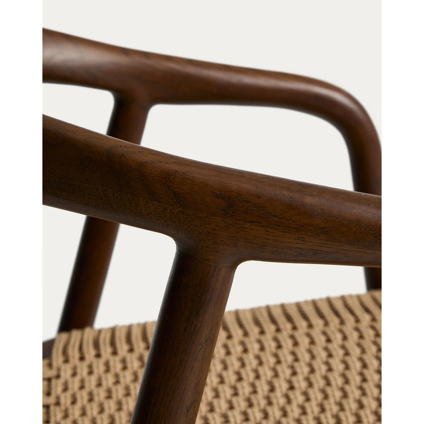 Stuhl Derile aus massivem Eichenholz mit Nussbaum-Finish und beigem Papierseil 100% FSC von Kave Home – Bild 12