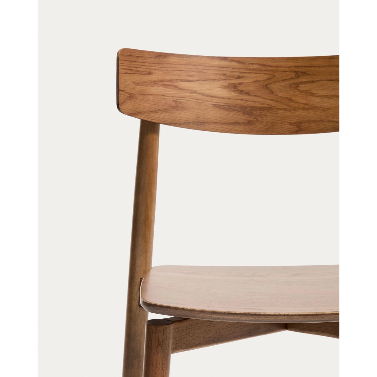 Stuhl Evera aus Eichenfurnier mit Naturfarbenem oder Nussbaumfinish von Kave Home – Bild 6